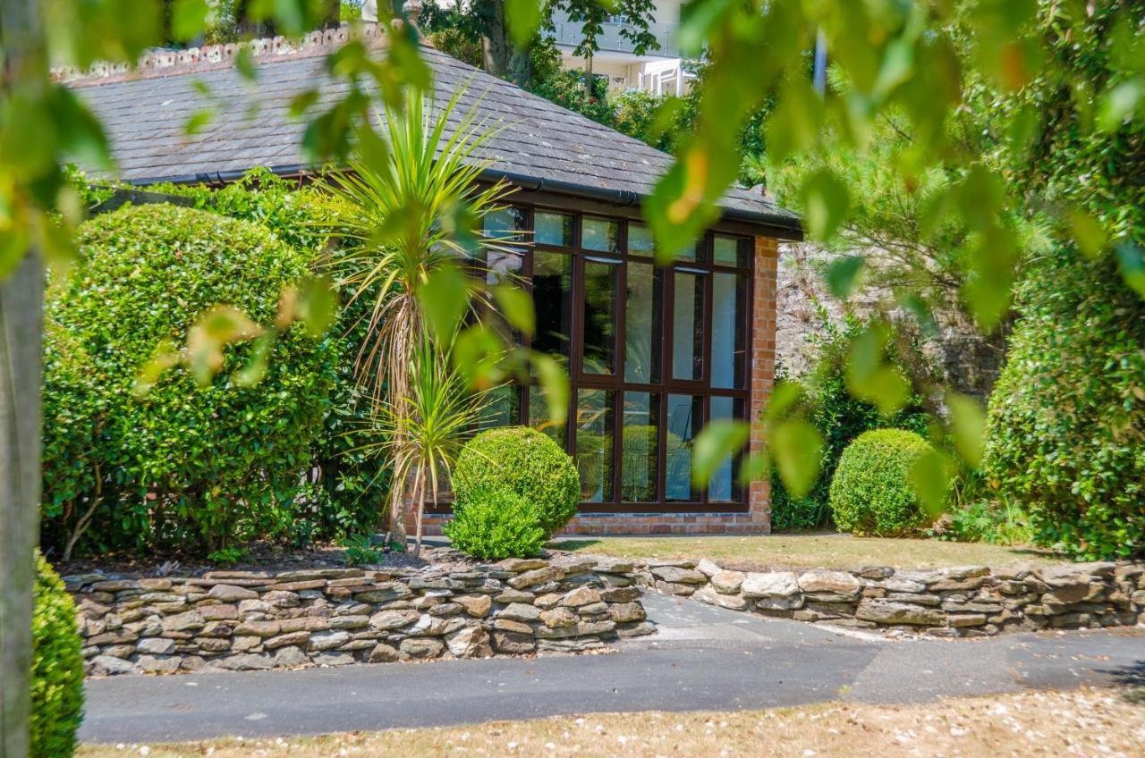 Luxury Victorian School With Views Of Harbour Fowey Exterior foto