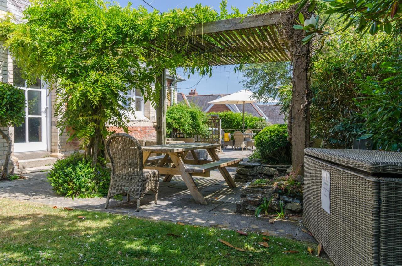 Luxury Victorian School With Views Of Harbour Fowey Exterior foto