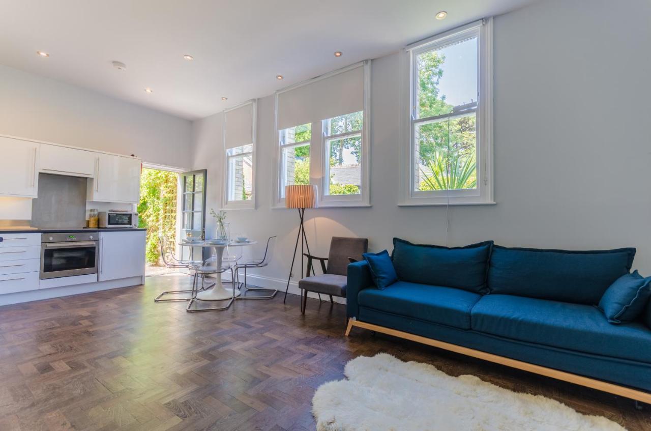 Luxury Victorian School With Views Of Harbour Fowey Exterior foto